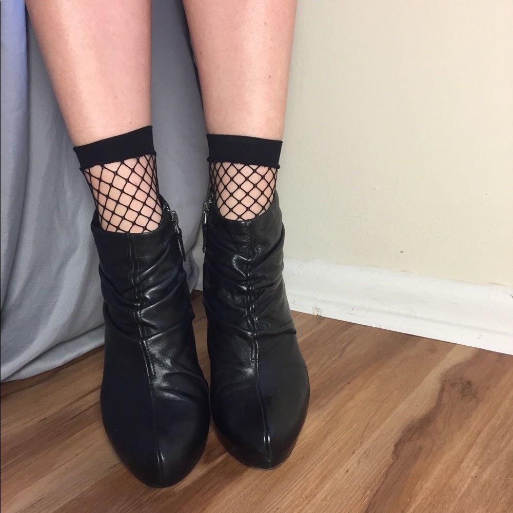 Black leather ankle boots, Cynthia Rowley